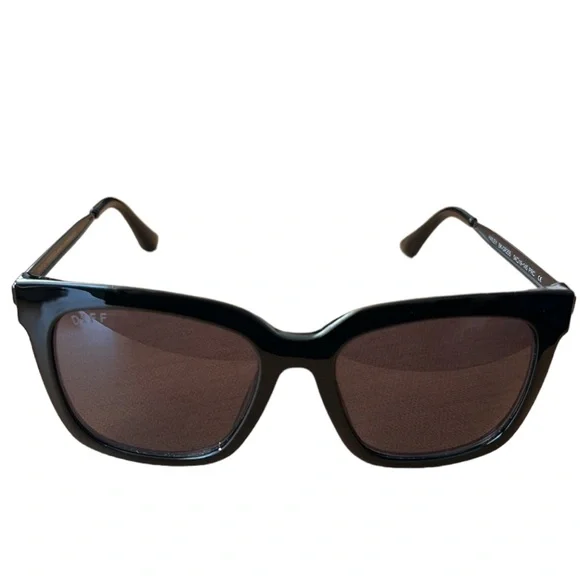 Diff Eyewear Hailey Black Square Sunglasses Amazon.com: DIFF Hailey Lightweight Square Sunglasses for  main image 4